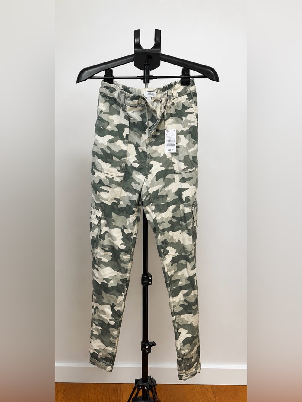 Ardene Green & Cream Camo Cargo Joggers